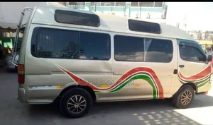 Toyota HiAce 2002 Gold