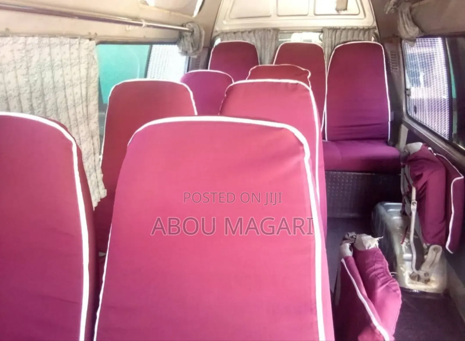 Toyota HiAce 2002 Gold