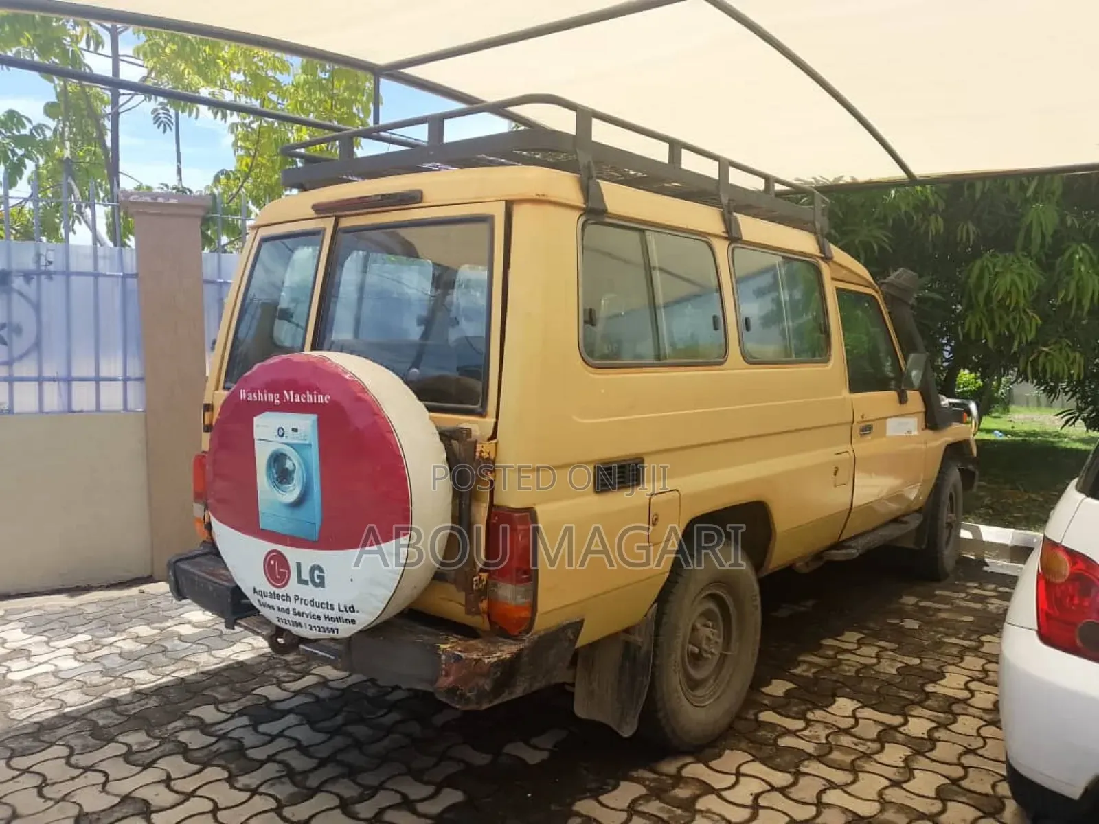 Toyota Land Cruiser HDJ 100 2000 Ivory