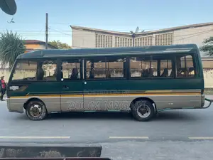 Mitsubishi Fuso Rosa 2004 Green