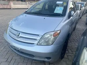 Toyota IST 2004 Silver