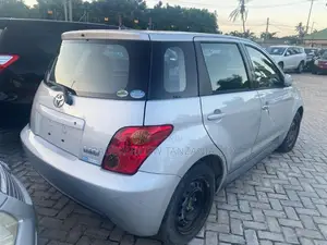 Toyota IST 2004 Silver