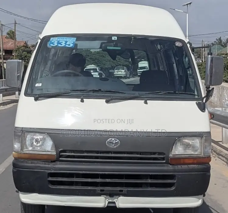 Toyota HiAce 2002