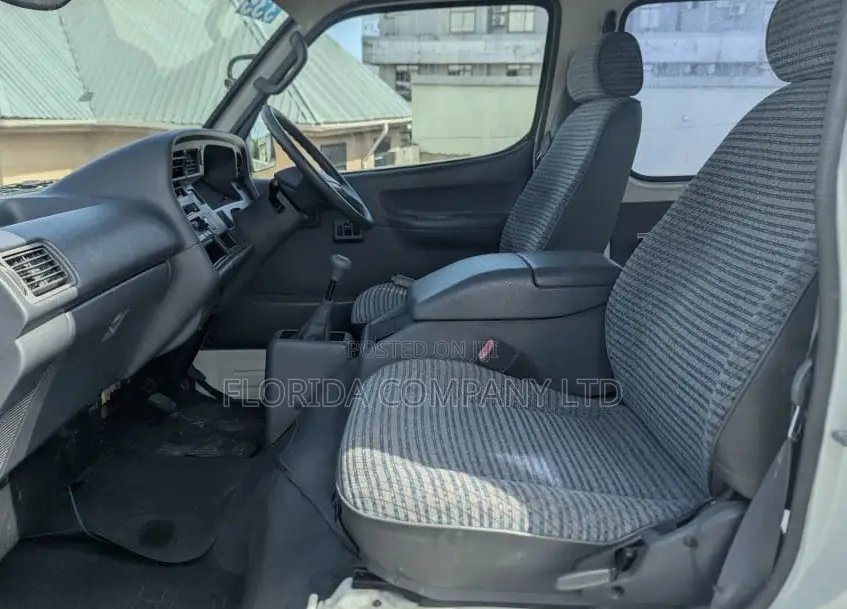 Toyota HiAce 2002