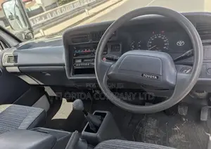 Toyota HiAce 2002