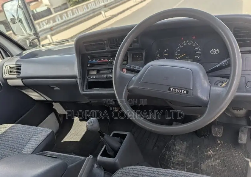 Toyota HiAce 2002