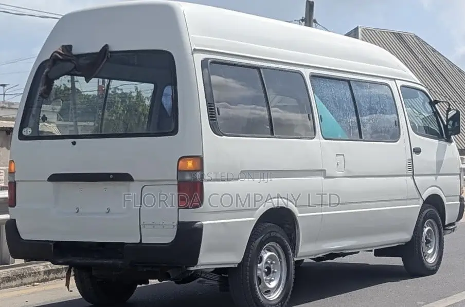 Toyota HiAce 2002