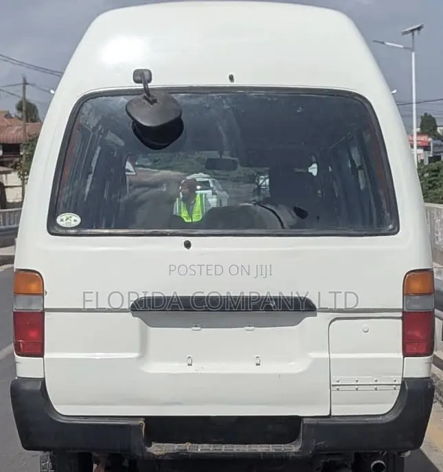 Toyota HiAce 2002