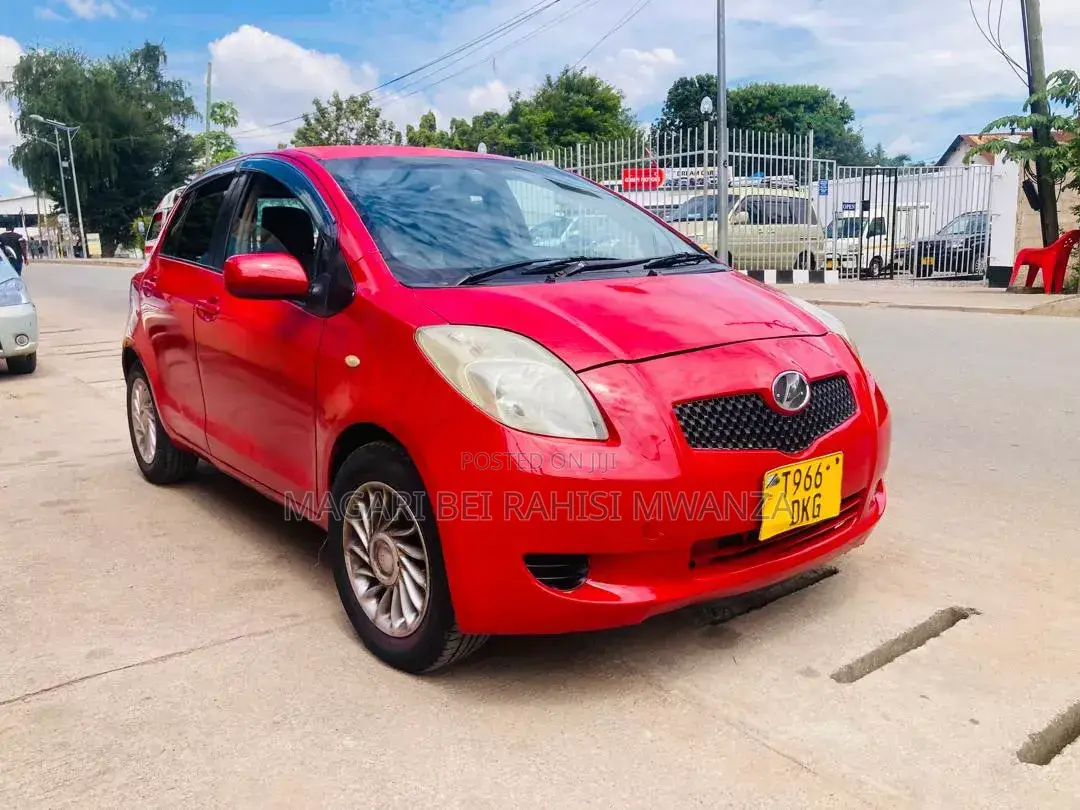 Toyota Vitz 1.0 FWD 3dr 2005 Red