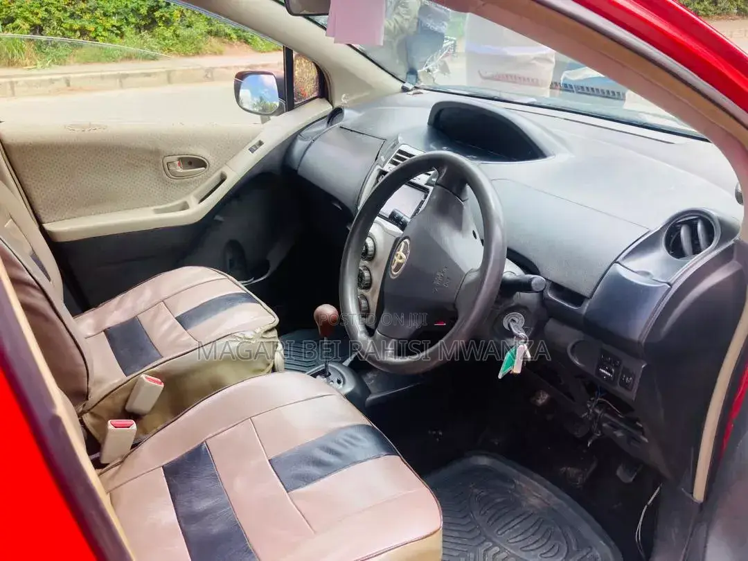 Toyota Vitz 1.0 FWD 3dr 2005 Red