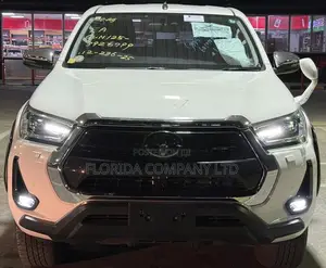 Toyota Hilux 2021 White