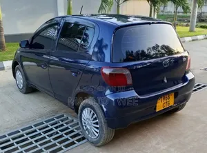 Toyota Vitz 2001 Blue