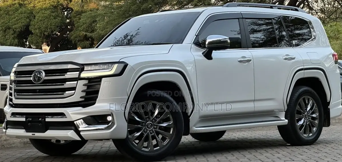 Toyota Land Cruiser 2024 White