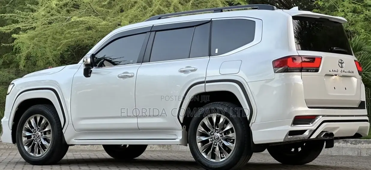Toyota Land Cruiser 2024 White