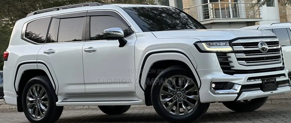Toyota Land Cruiser 2024 White
