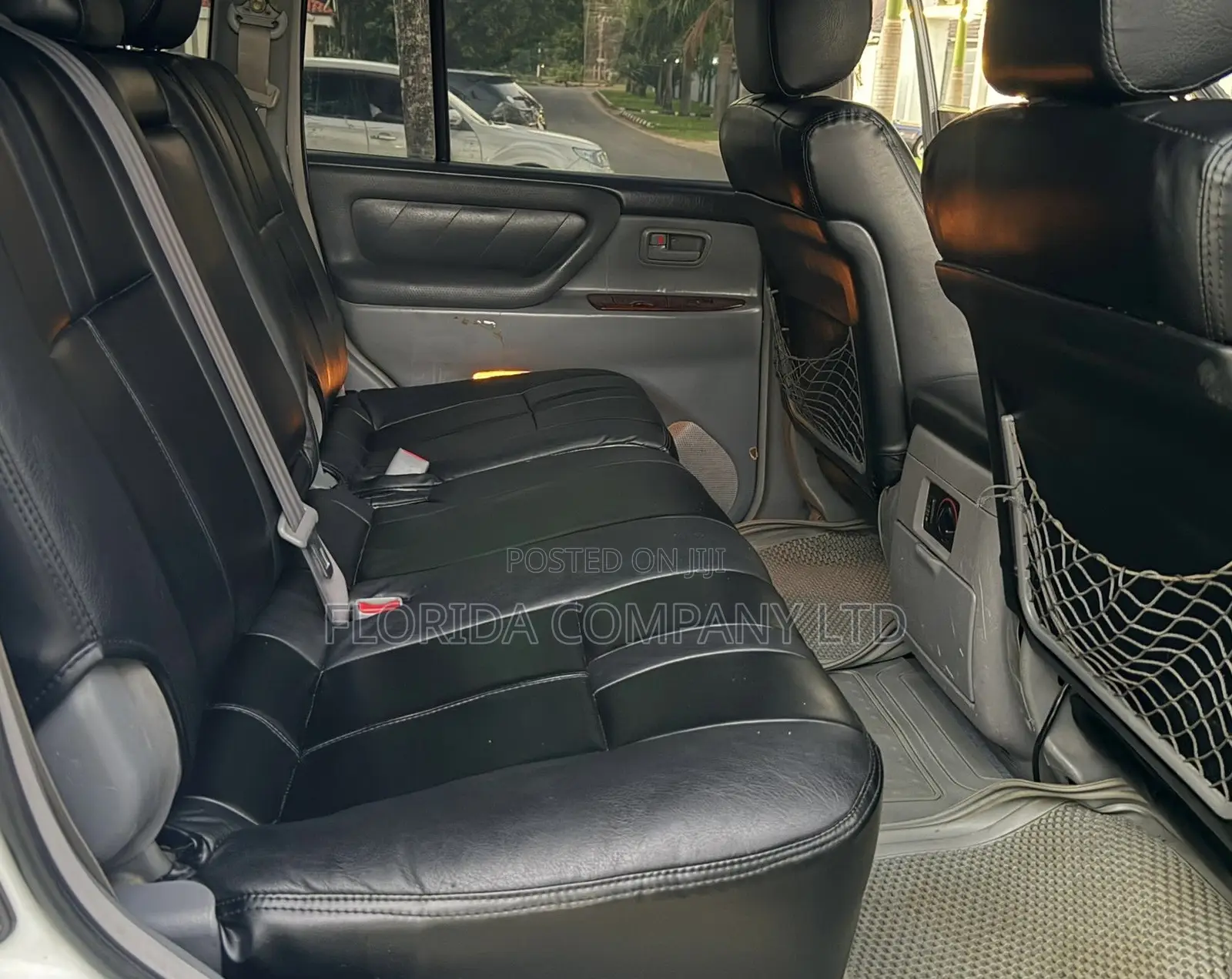 Toyota Land Cruiser 2001 White
