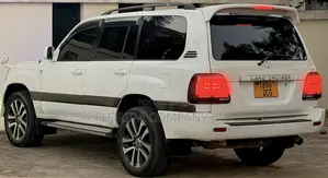 Toyota Land Cruiser 2001 White