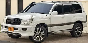 Toyota Land Cruiser 2001 White