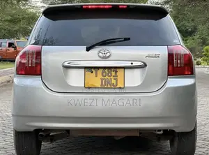 Toyota Corolla RunX 2004 Silver