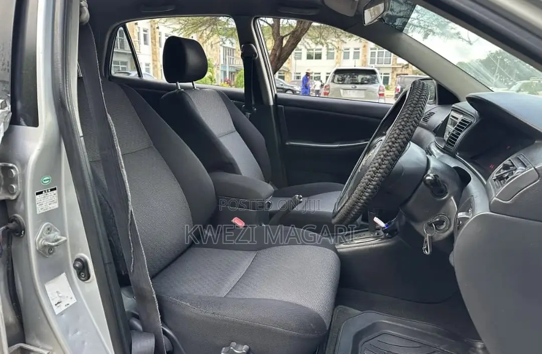 Toyota Corolla RunX 2004 Silver