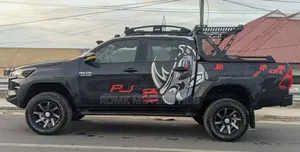 Toyota Hilux 2019 Matt Black