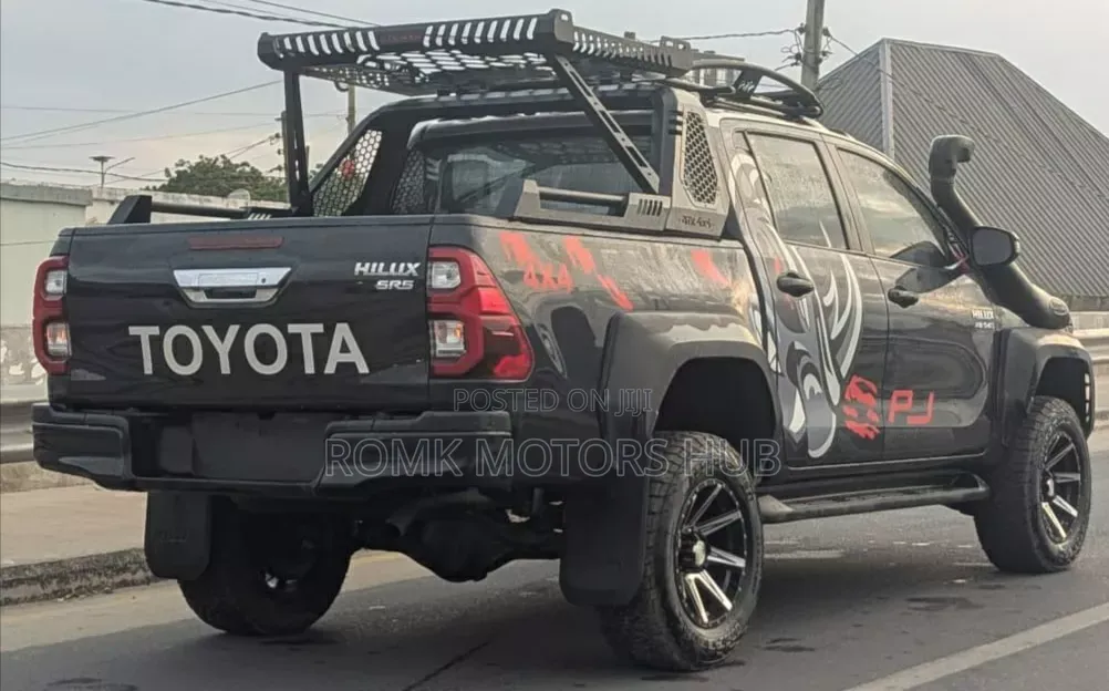 Toyota Hilux 2019 Matt Black