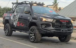 Toyota Hilux 2019 Matt Black