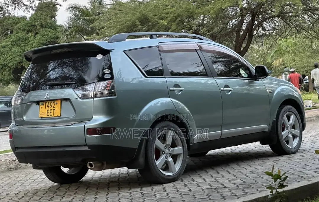 Mitsubishi Outlander 2006 Blue