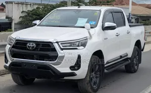Toyota Hilux 2018 White