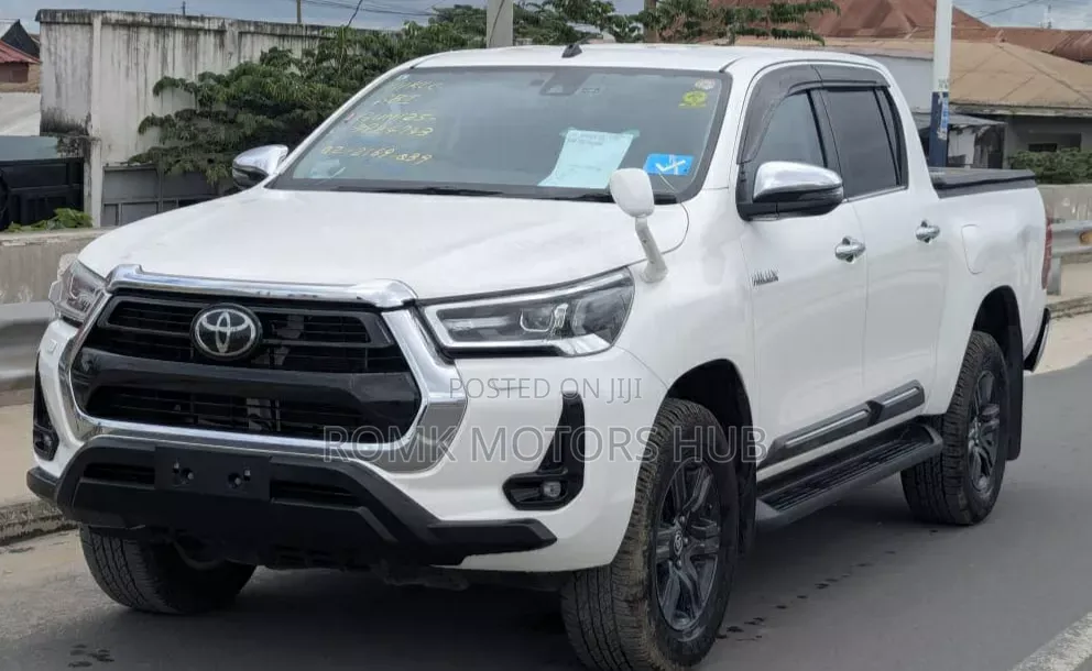 Toyota Hilux 2018 White