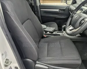Toyota Hilux 2018 White
