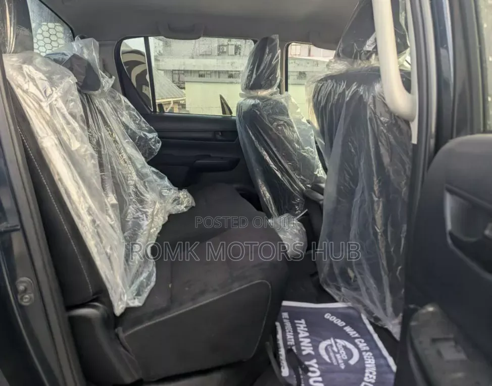 Toyota Hilux 2018 White