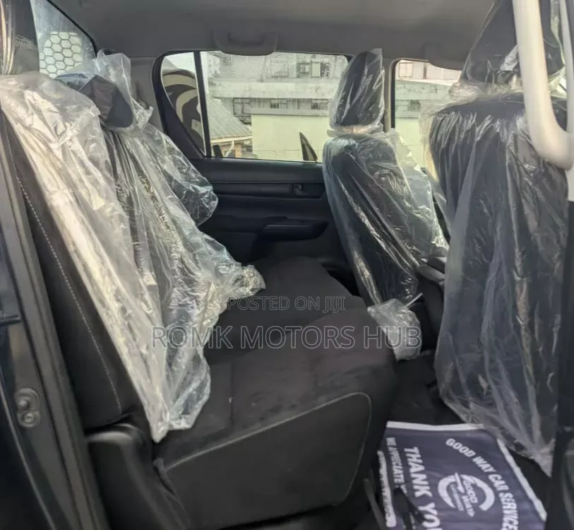 Toyota Hilux 2018 White