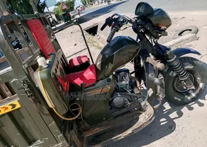 Bajaj Avenger 220 2025 Green