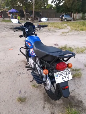 TVS HLX 125 2025 Blue