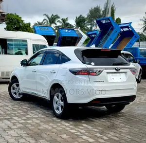 Toyota Harrier 2016 Off white
