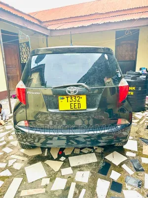 Toyota Ractis 2013 Black
