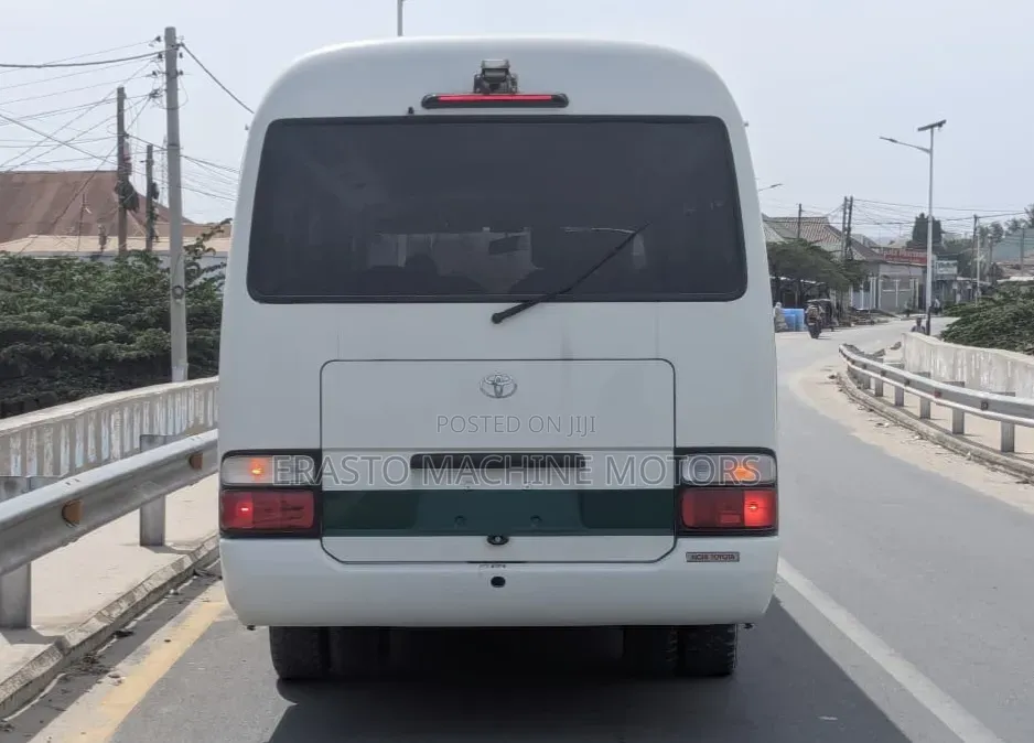 Toyota Coaster 2005