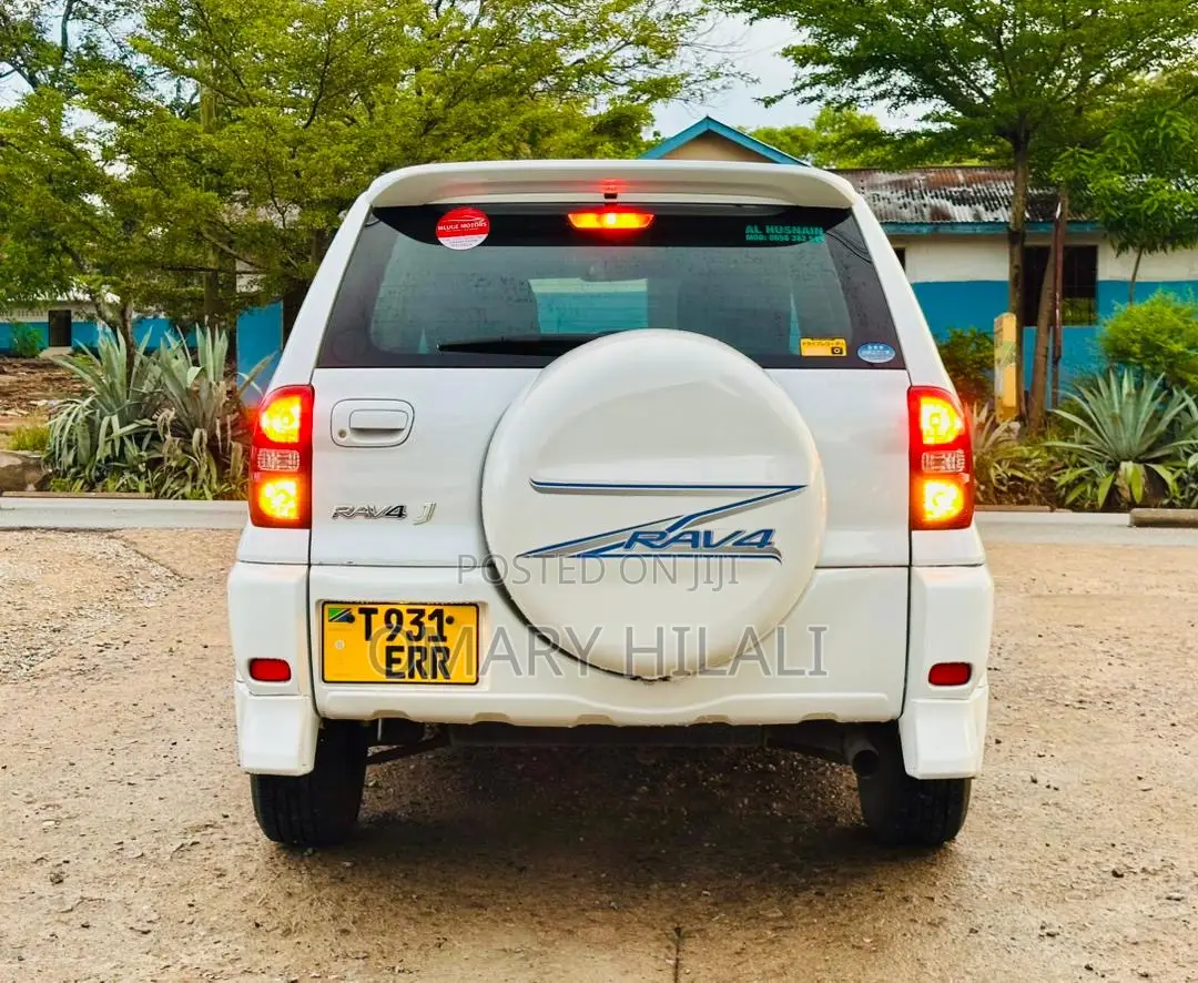 Toyota RAV4 2005 White