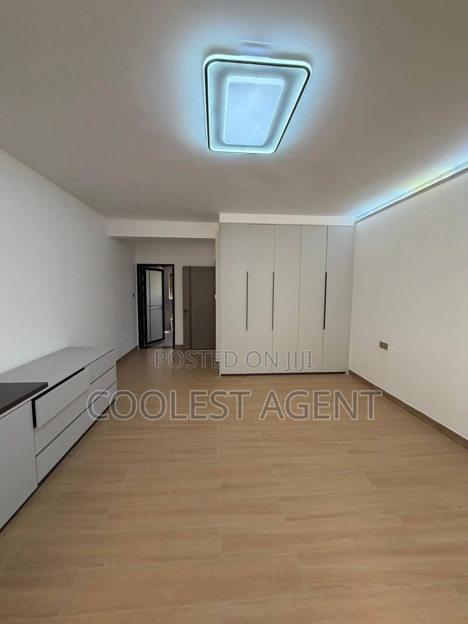 3bdrm Apartment in Coolest Estate, Oyster Bay for rent