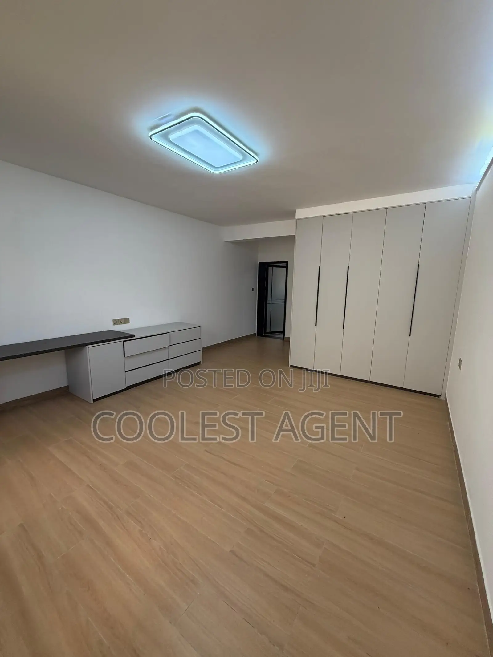 3bdrm Apartment in Coolest Estate, Oyster Bay for rent