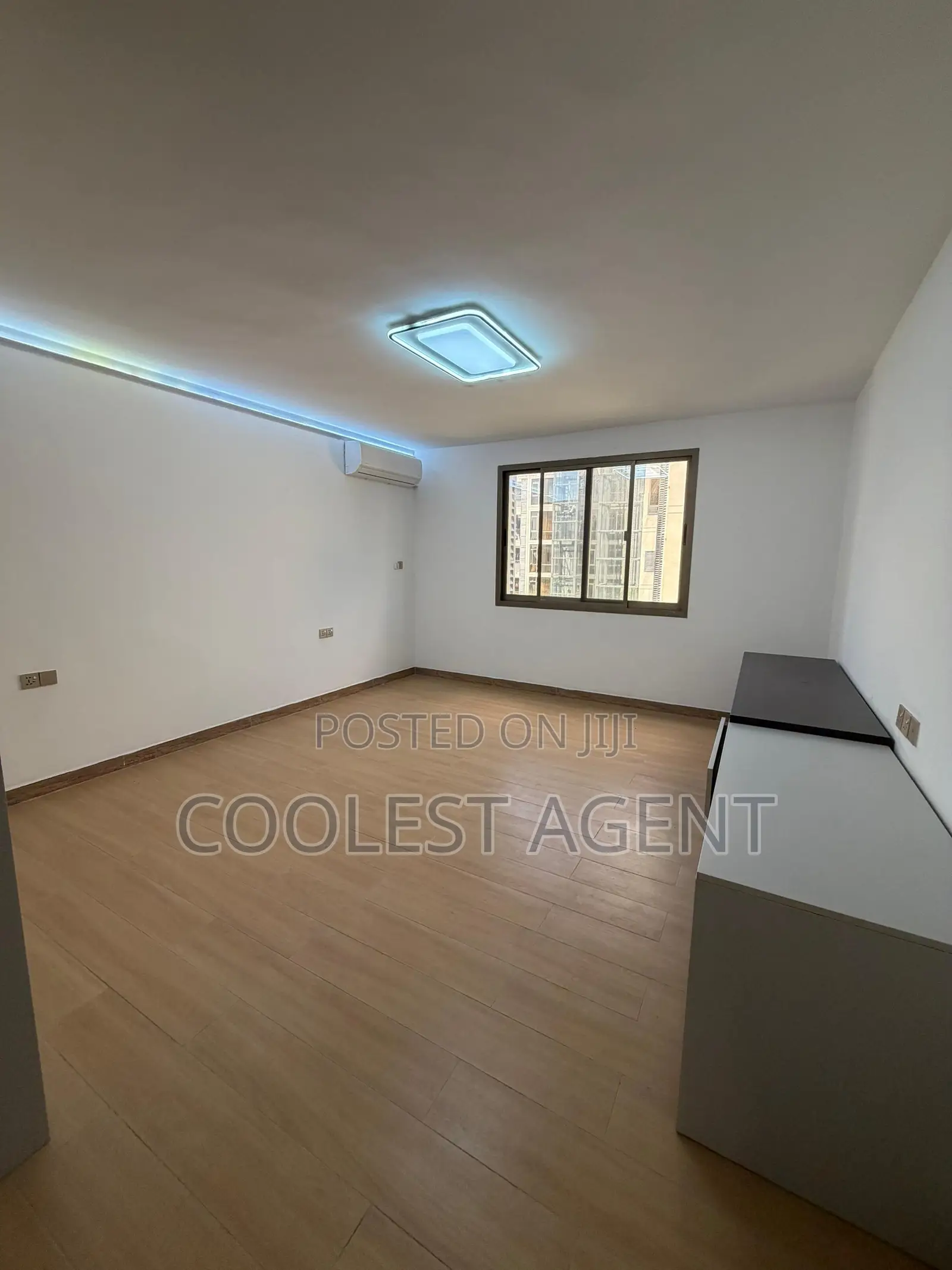 3bdrm Apartment in Coolest Estate, Oyster Bay for rent