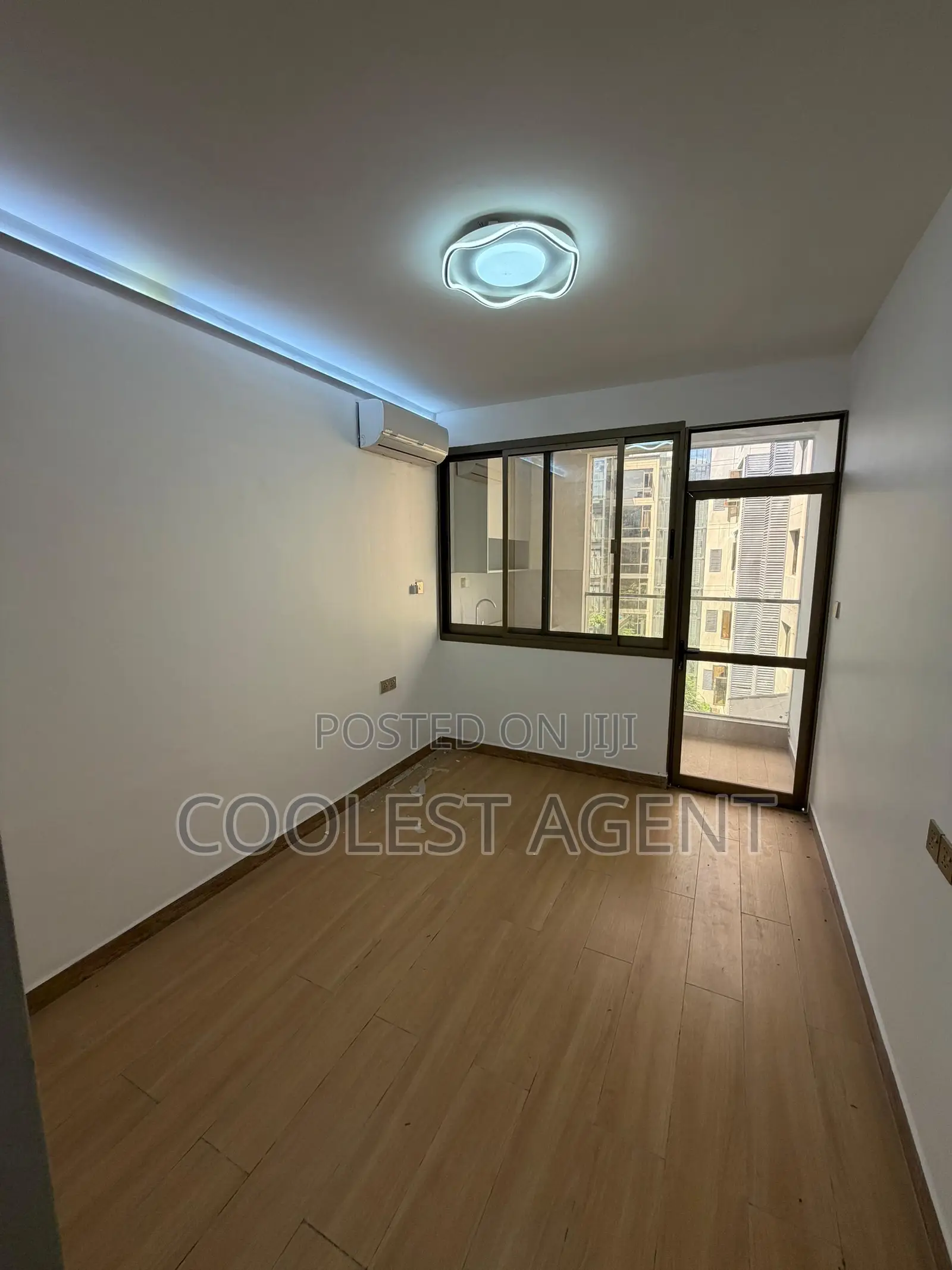 3bdrm Apartment in Coolest Estate, Oyster Bay for rent