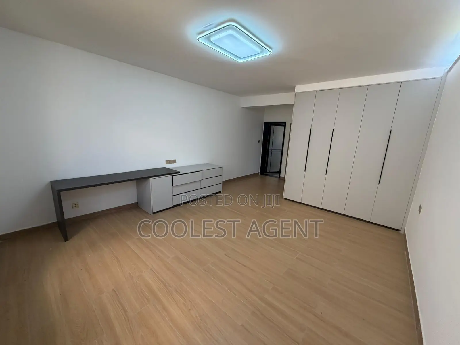 3bdrm Apartment in Coolest Estate, Oyster Bay for rent
