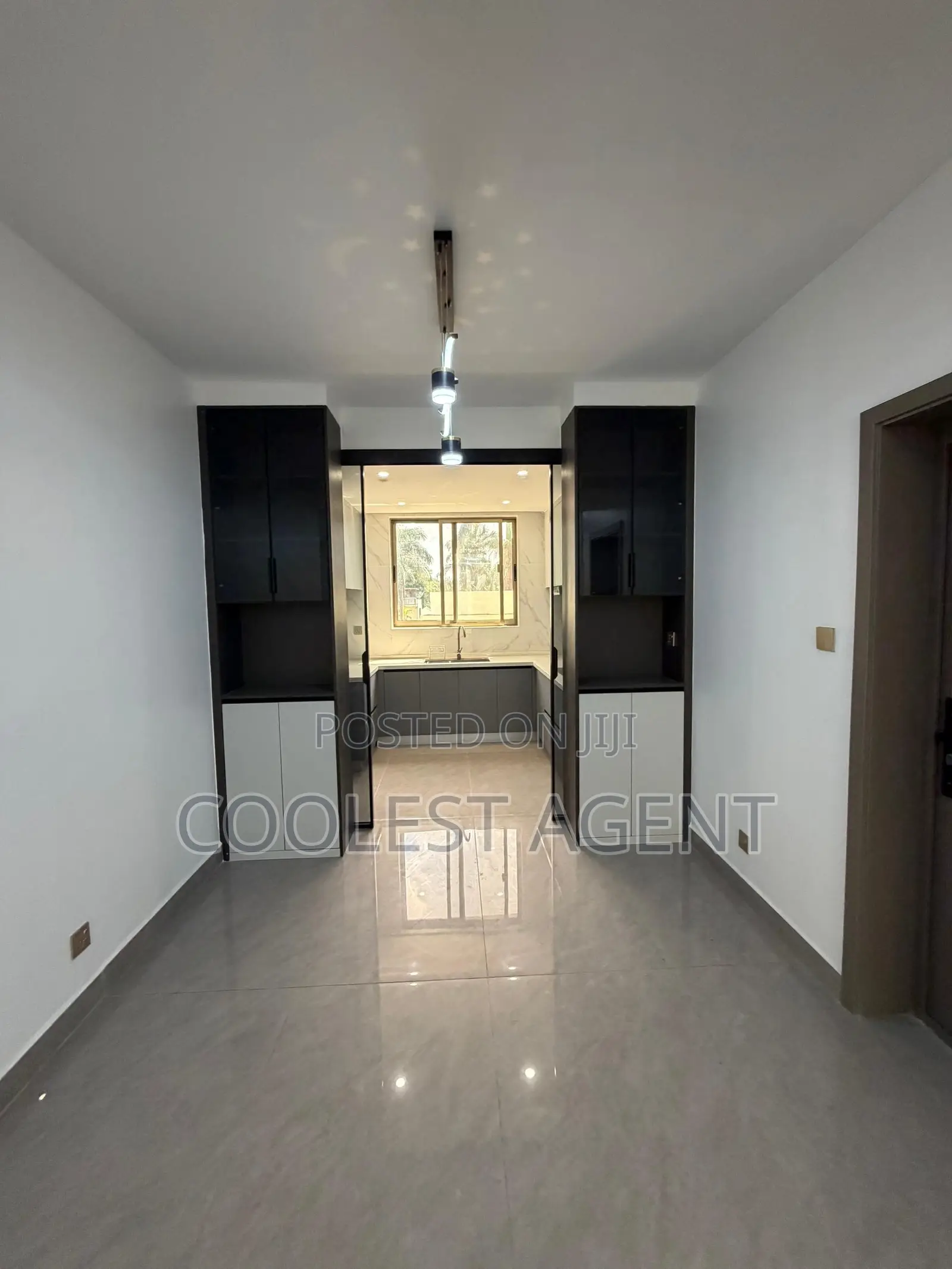 3bdrm Apartment in Coolest Estate, Oyster Bay for rent