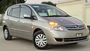 Toyota Wish 2003 Gold