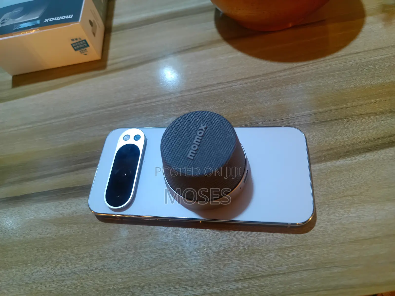 Momex Speaker