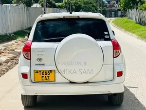 Toyota RAV4 2006 White