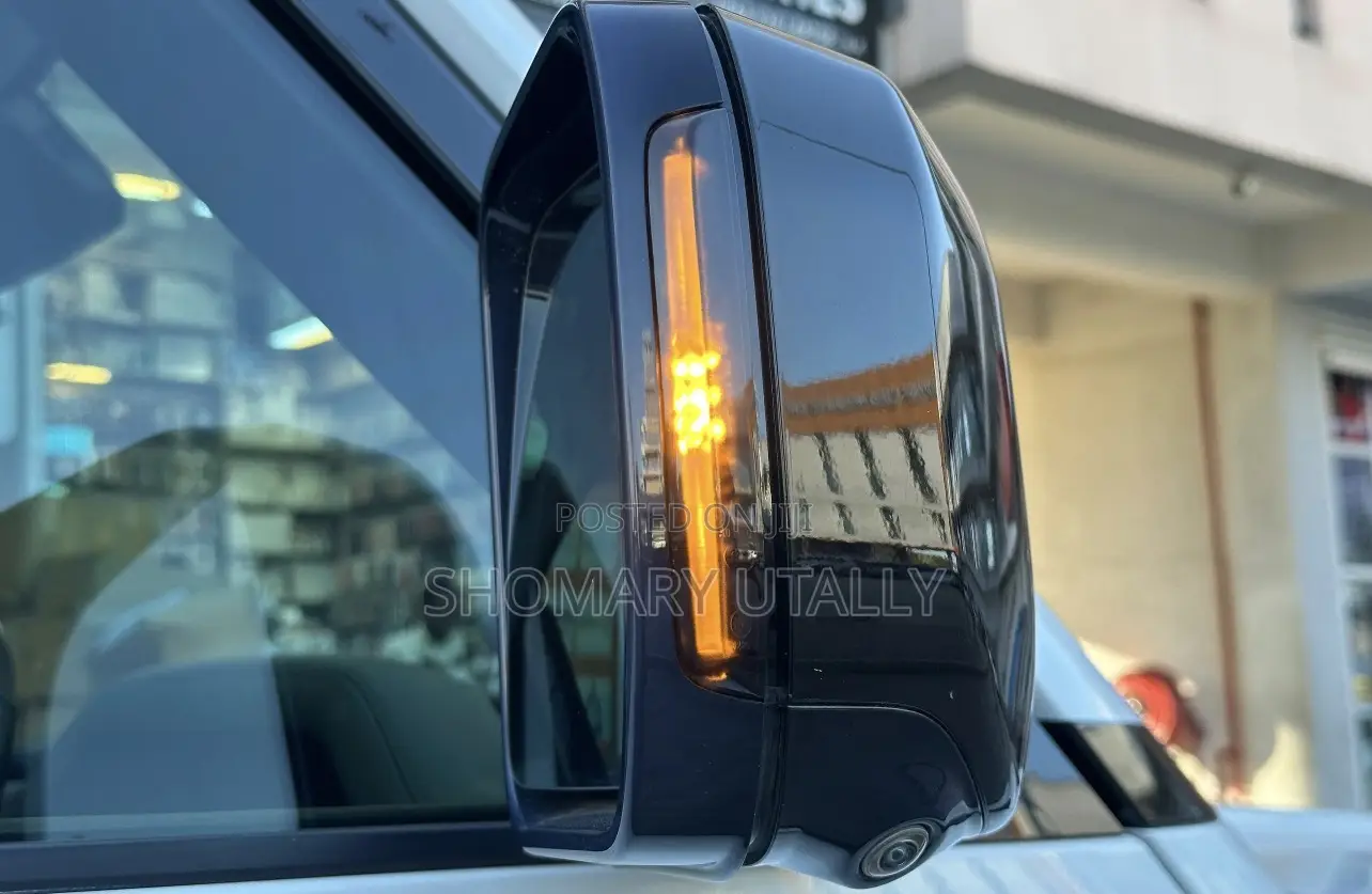 Land Rover Defender 2021 White