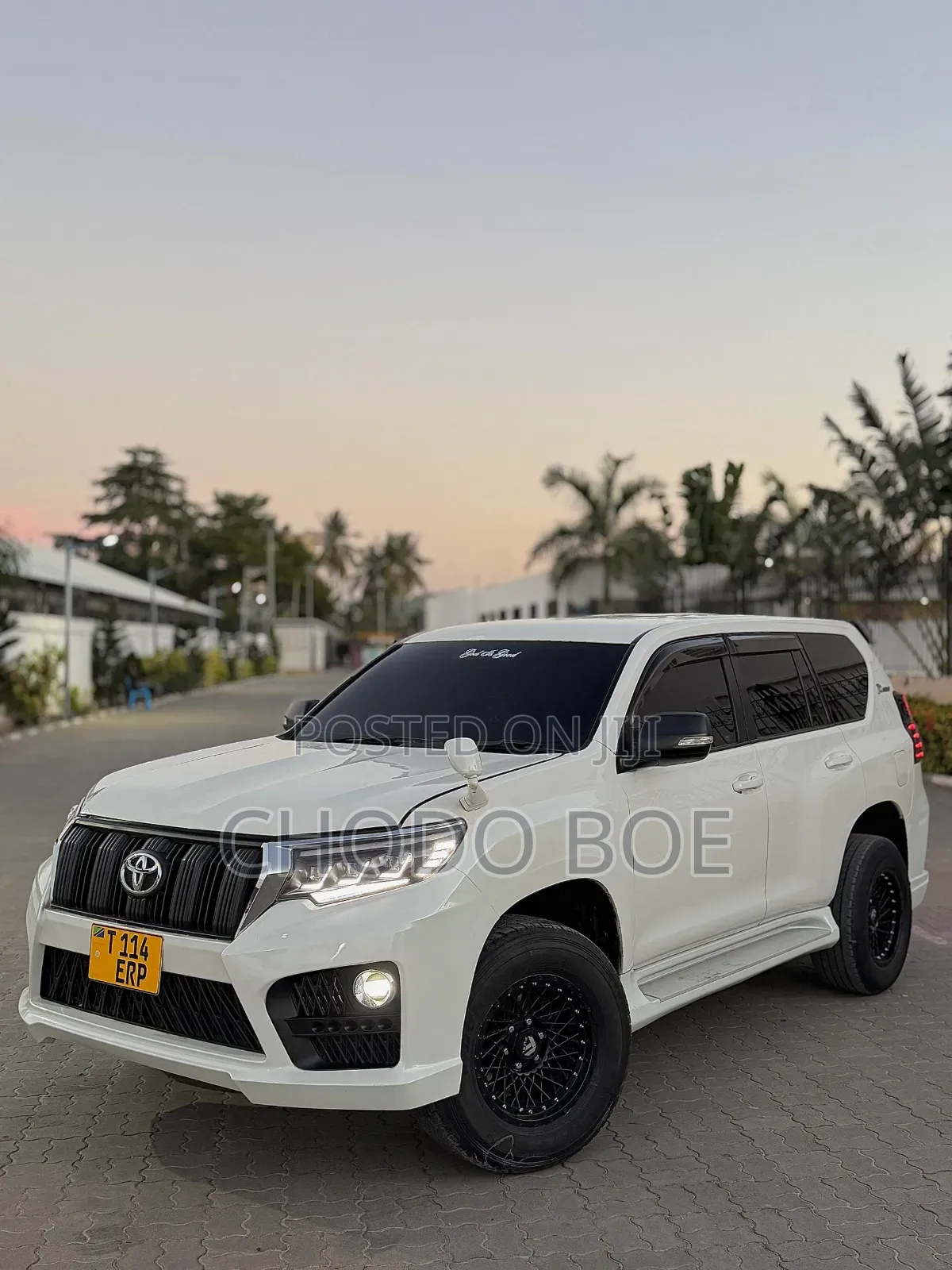 Toyota Land Cruiser Prado 2010 Pearl
